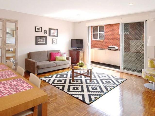 Great top floor location
