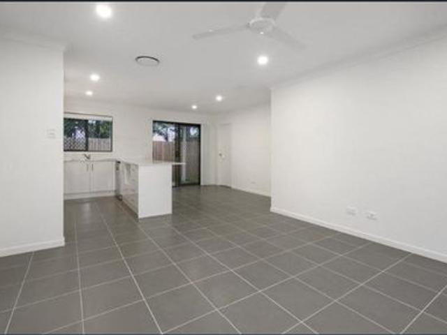 Great townhouse 3 bedroom to call home !