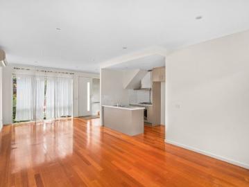 Great Townhouse, Better Location