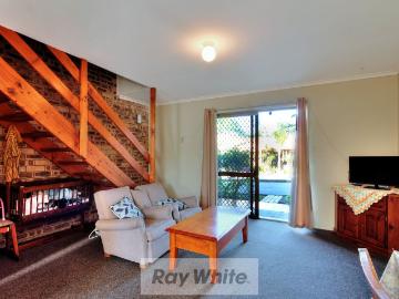 Great Townhouse In Great Location, A must see!