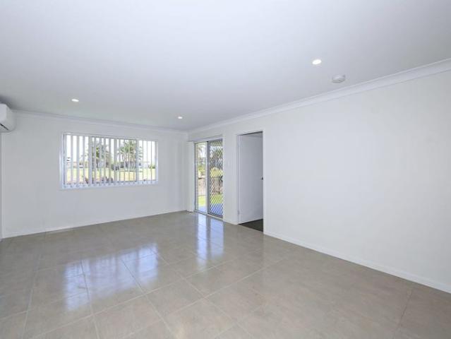 Great unit positioned well, close to to everything Kalkie has to offer