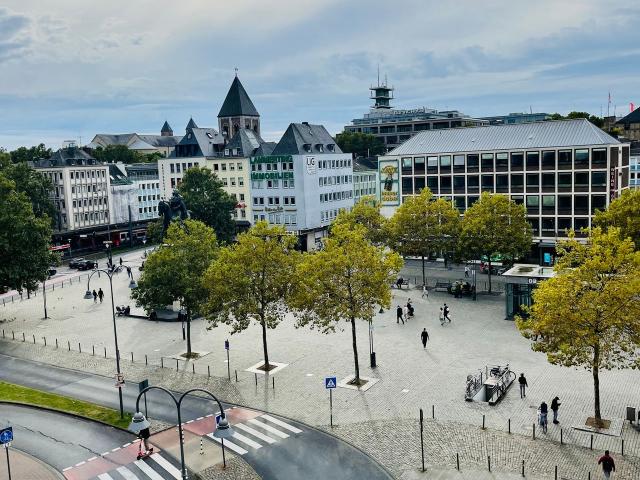 Great Views! Fully furnished 3 rooms apartment in the middle of the Old Town at Heumarkt, Koln Amsterdam Apartments for Rent
