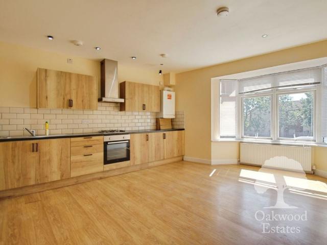 Great West Road, Hounslow TW5, 1 bed flat to rent, £1,600 pcm | PrimeLocation