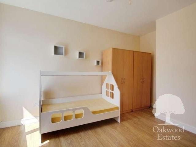 Great West Road, Hounslow, TW5