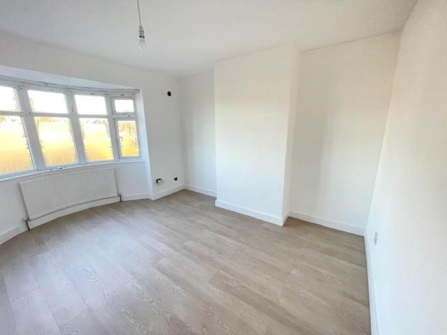 Great West Road, Hounslow TW5, 3 bed semi detached house to rent, £2,200 pcm | PrimeLocation
