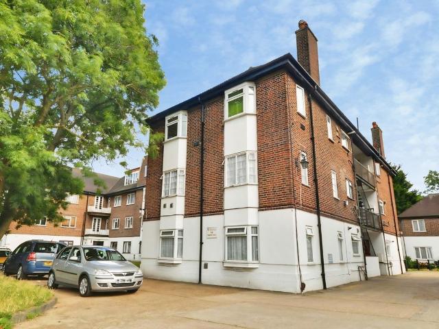 Great West Road, Isleworth TW7, 2 bed flat to rent, £1,800 pcm | PrimeLocation