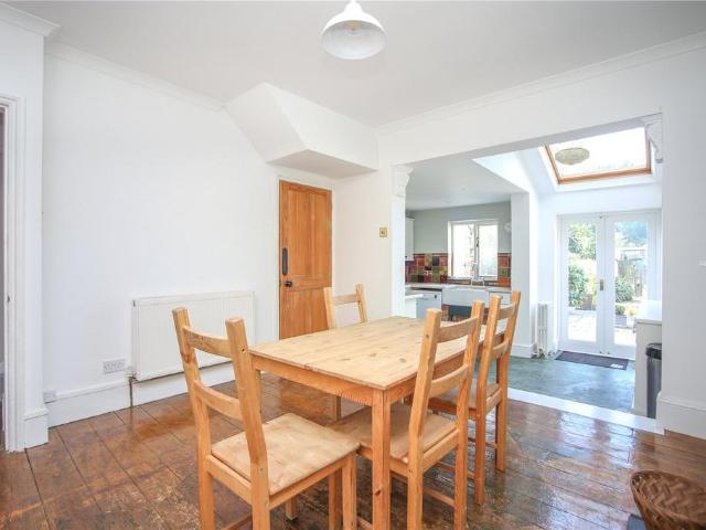Great Western Road, Cheltenham. 3 bed end of terrace house to rent £1,850 pcm £427 pw