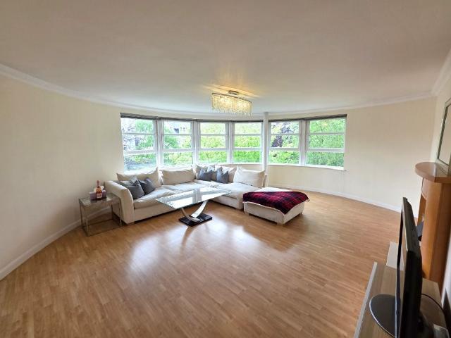 Great Western Road, City Centre, Aberdeen AB10, 2 bed flat to rent, £1,100 pcm | PrimeLocation