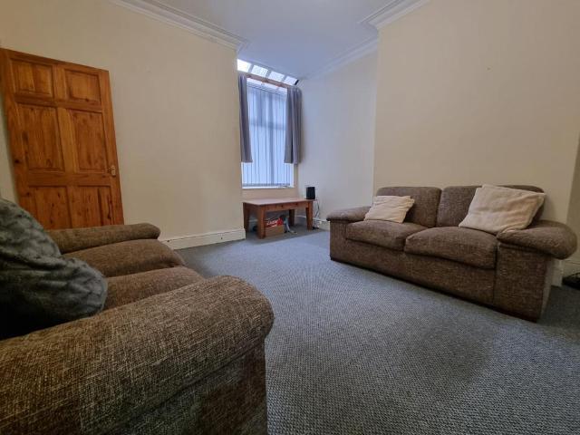 Great Western Street, M14 4LP 4 bed terraced house to rent £1,700 pcm £392 pw