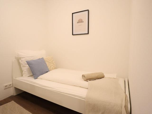 Great & wonderful furnished apartment located in Essen, Essen Amsterdam Apartments for Rent