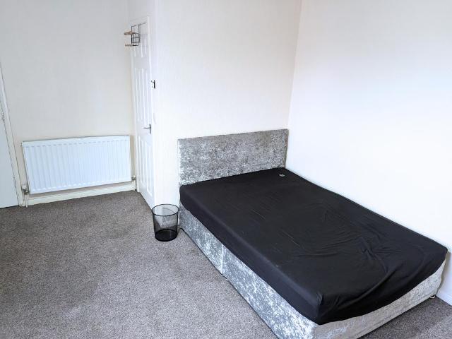 Great Yarmouth NR30 1 bed house of multiple occupation to rent £693 pcm £160 pw