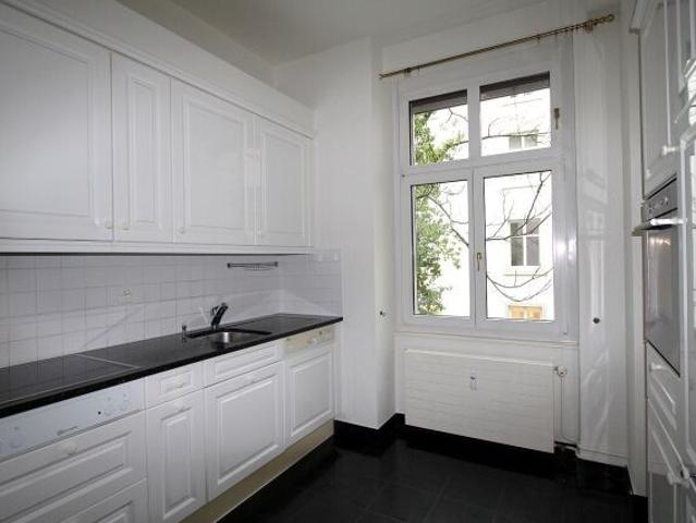 Great and central living