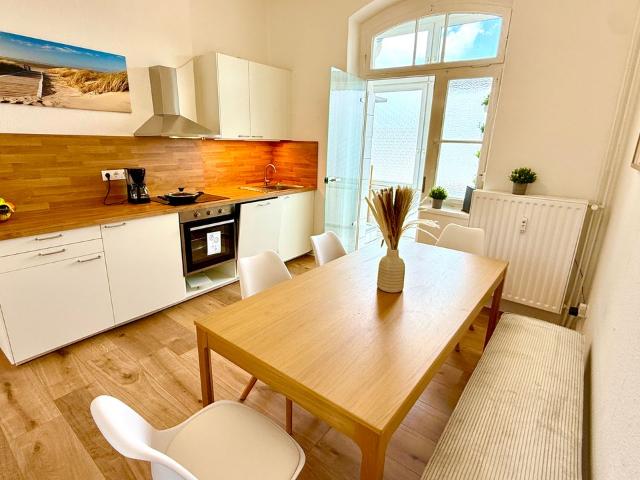 Great and lovely suite in Essen freshly renovated, Essen Amsterdam Apartments for Rent