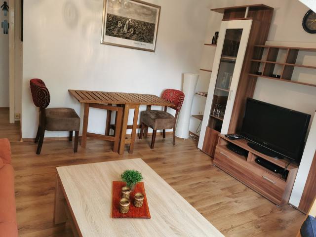 Great and spacious home in vibrant neighbourhood, Troisdorf, Troisdorf Amsterdam Apartments for Rent