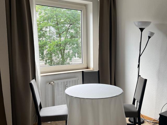 Great apartment conveniently located, Dusseldorf Amsterdam Apartments for Rent