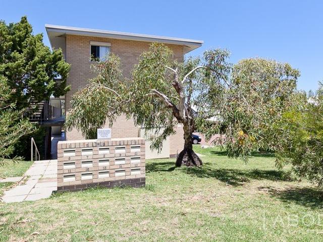 Great apartment in a neat and tidy complex