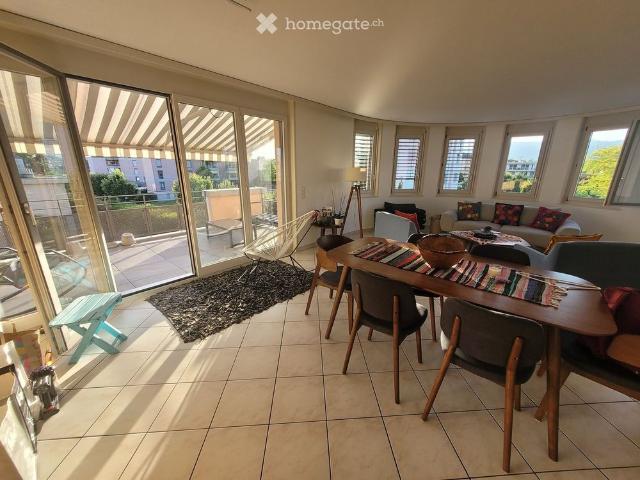Spacious apartment in Nyon 4.5 pieces/108 m2 with great view to the Jura