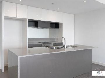 Great apartment spacious 1 bedroom Close to Highpoint!