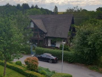 Great apartment with large garden on the meadows