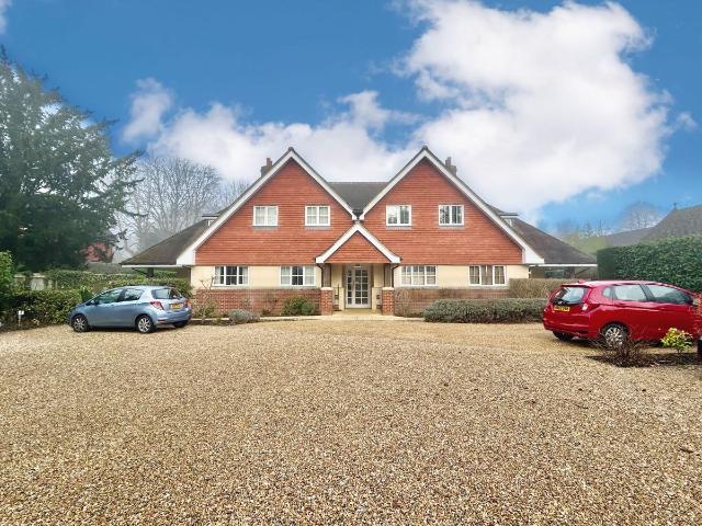 Great Austins Manor, Vicarage Hill, Farnham GU9, 2 bed flat to rent, £1,750 pcm | PrimeLocation