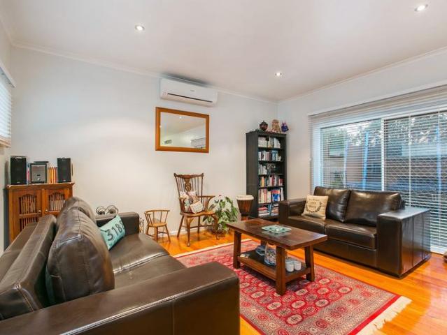 GREAT BAYSIDE FAMILY LIVING!