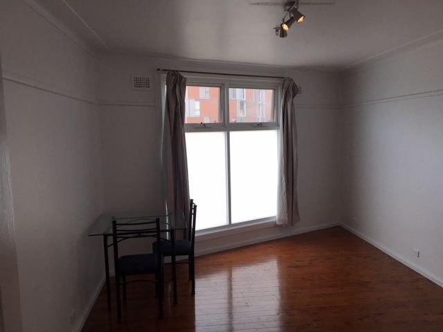 Great Beach 300m Water & Electricity included. Cafes, Shops, Gym, Restaurants