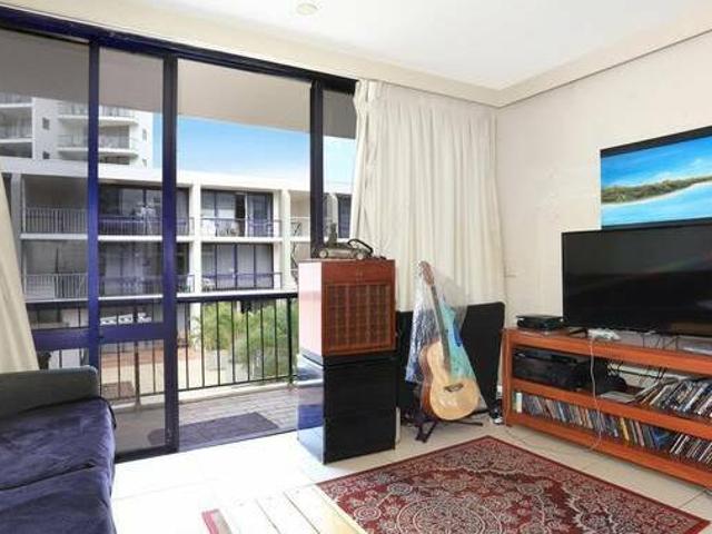 Great Beachside Unit At Affordable Price