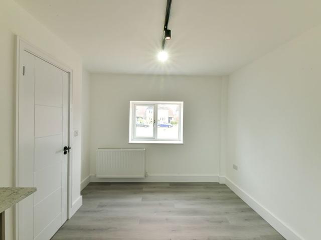 Great Cambridge Road, Waltham Cross EN8, Property to rent, £950 pcm | PrimeLocation