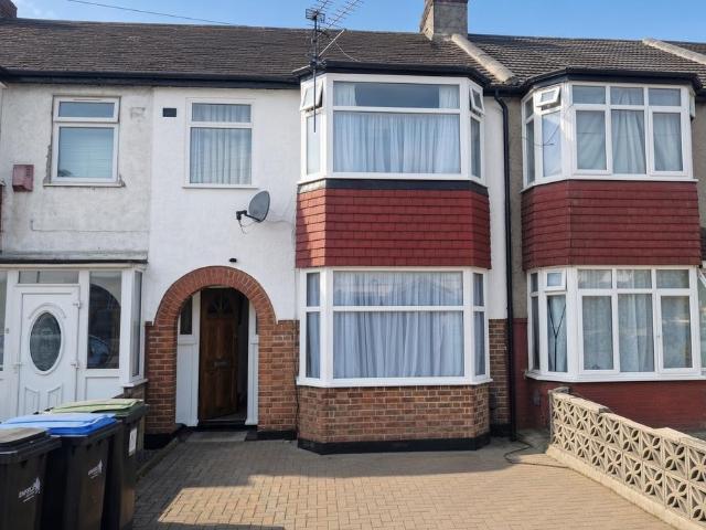 Great Cambridge Road, Enfield, EN1 3 bed house to rent £2,396 pcm £553 pw