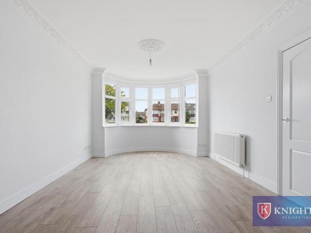 Great Cambridge Road, Enfield. 3 bed terraced house to rent £2,400 pcm £554 pw