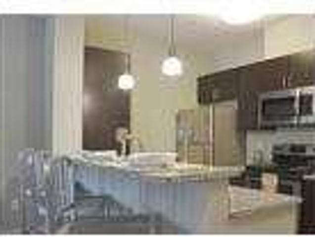 Great Central Location 1 bedroom, 1 bath. Pet OK!