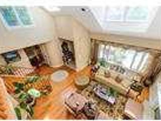 Great Central Location 5 bedroom, 4 bath. Parking Available!
