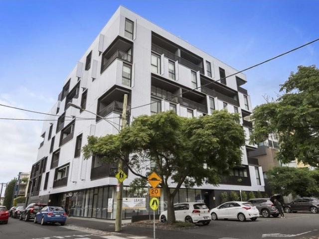 GREAT CENTRAL LOCATION