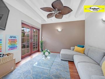 Great City Base ! Walk to Wesley. Four Bedrooms Two Bathrooms. Great Location. Stroll to the foreshore