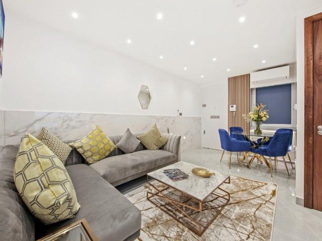 Great Cumberland Place, London W1H, 2 bed flat to rent, £5,200 pcm | PrimeLocation