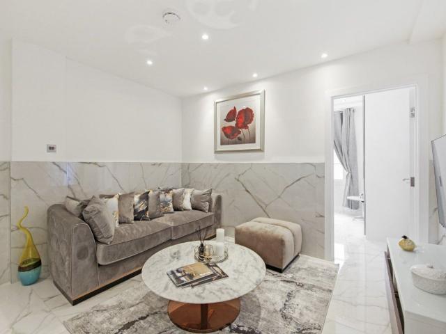 Great Cumberland Place, London W1H, 4 bed flat to rent, £6,045 pcm | PrimeLocation