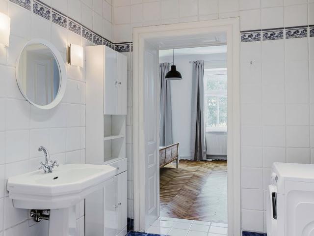 Great Döbling 2BR, Fully Furnished & Ready, Vienna Amsterdam Apartments for Rent