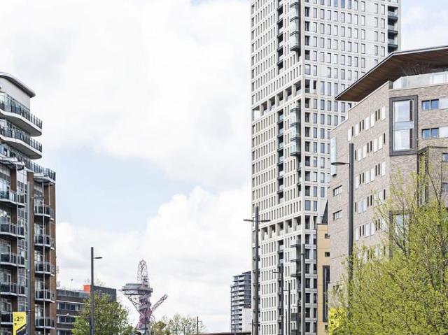 Great Eastern Road, Stratford. 1 bed penthouse to rent £2,300 pcm £531 pw