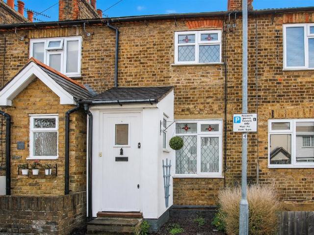 Great Eastern Road, Warley, Brentwood CM14, 2 bed cottage to rent, £1,750 pcm | PrimeLocation