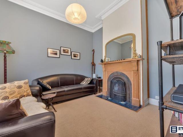 Great Family 3 Bedroom Home Great Location
