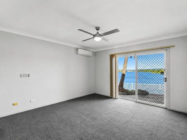 Great Family Home with Amazing Water & Hinterland Views!