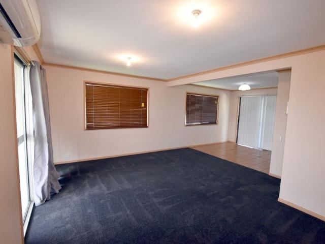 GREAT FAMILY HOME WITH BEAUTIFUL VIEWS & BREEZES