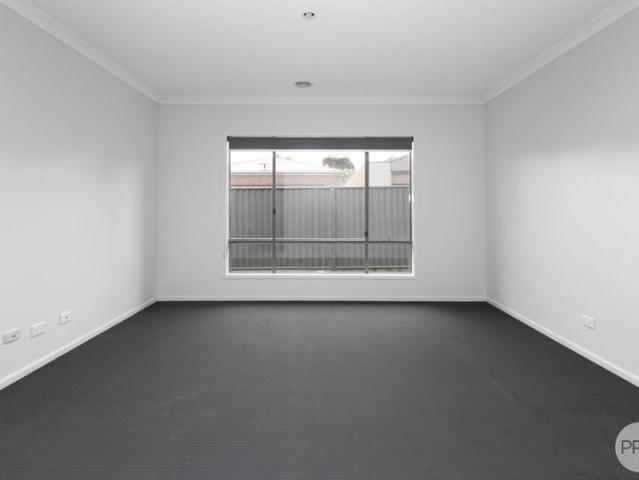 GREAT FAMILY HOME WITH BIG LIVING AND STUDY