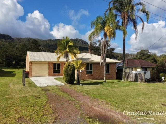 Great family home in town large backyard
