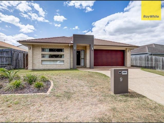 GREAT FAMILY HOME IN STRETTON COLLEGE CATCHMENT
