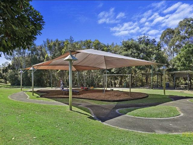 GREAT FAMILY HOME LOCATED OPPISITE PARK