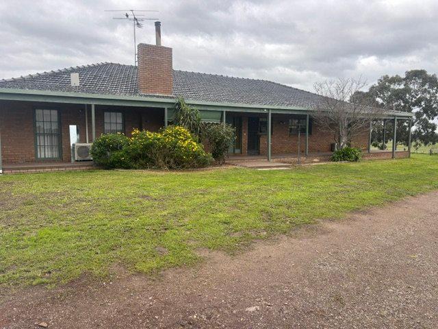 GREAT FAMILY HOME ON LARGE BLOCK
