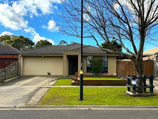 GREAT FAMILY HOME OPPOSITE PARKLAND
