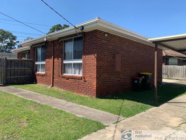 Great Family Home! Steps to the Station & Shops