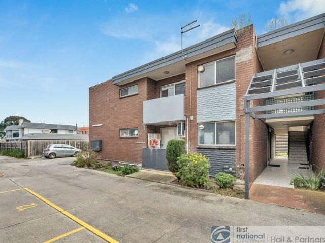 Great first home or unbeatable investment